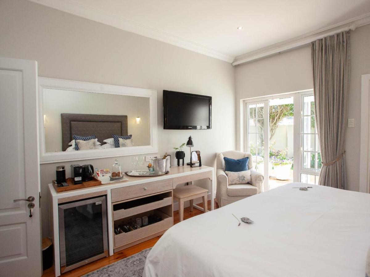 No 4 Boutique Beach House Порт-Элизабет Экстерьер фото