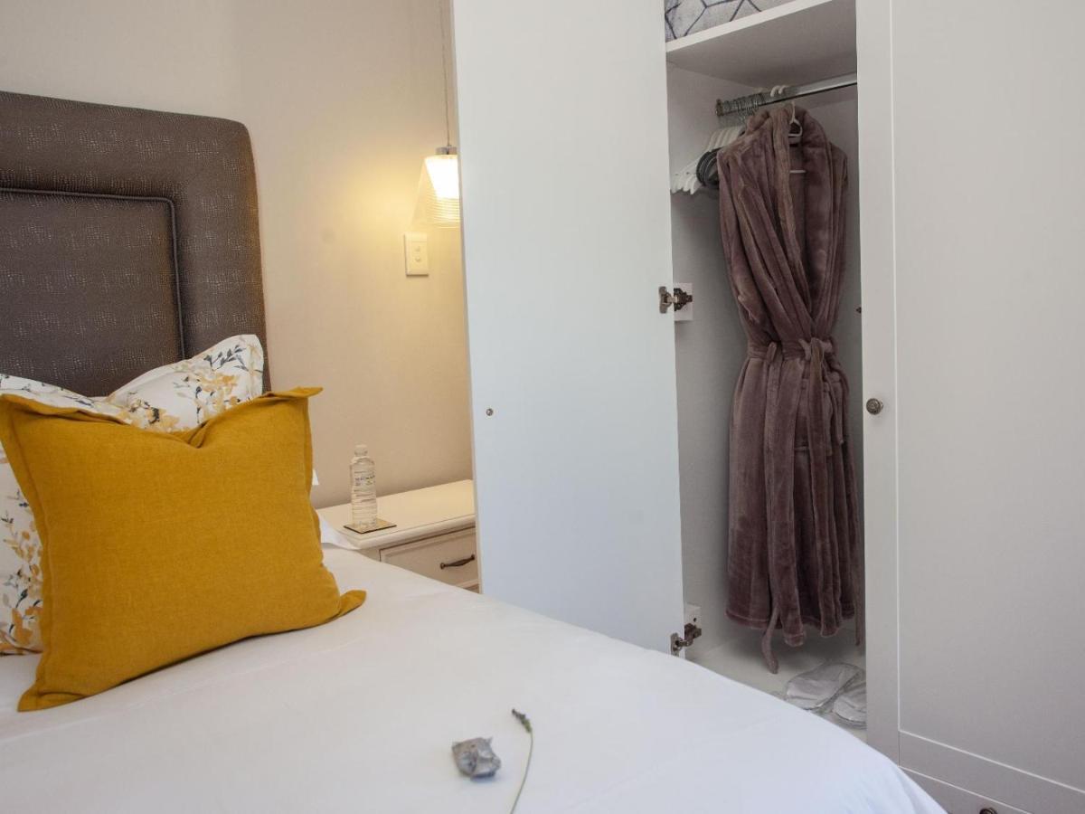 No 4 Boutique Beach House Порт-Элизабет Экстерьер фото