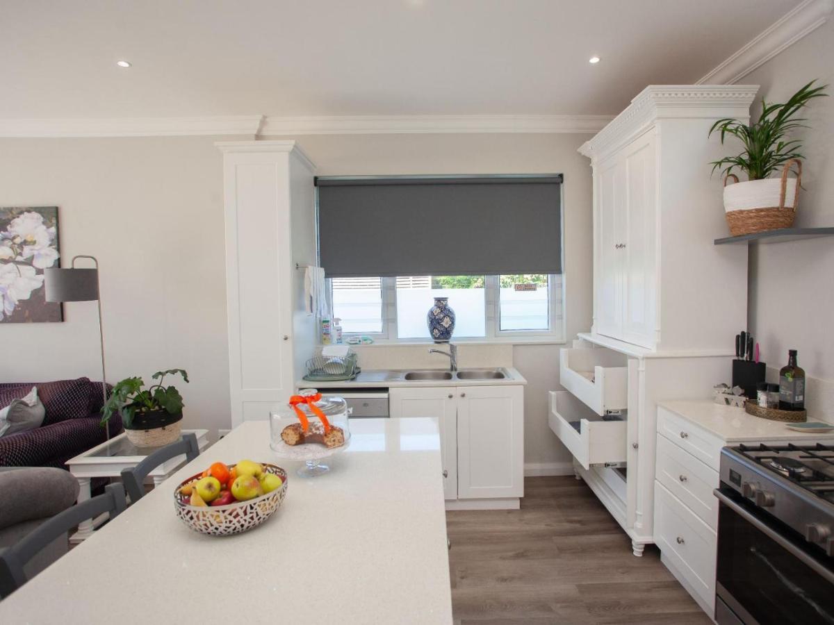 No 4 Boutique Beach House Порт-Элизабет Экстерьер фото